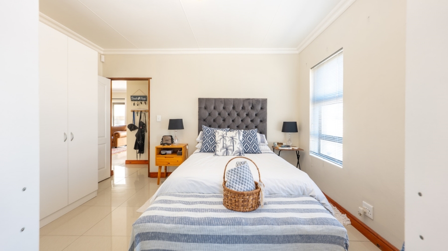 3 Bedroom Property for Sale in Struisbaai Western Cape